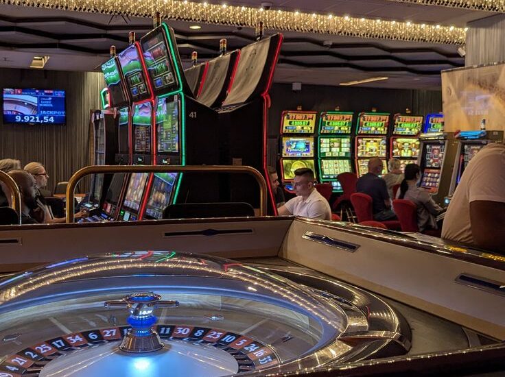 Kasino Tersembunyi di Pelosok Desa: Antara Tradisi dan Risiko